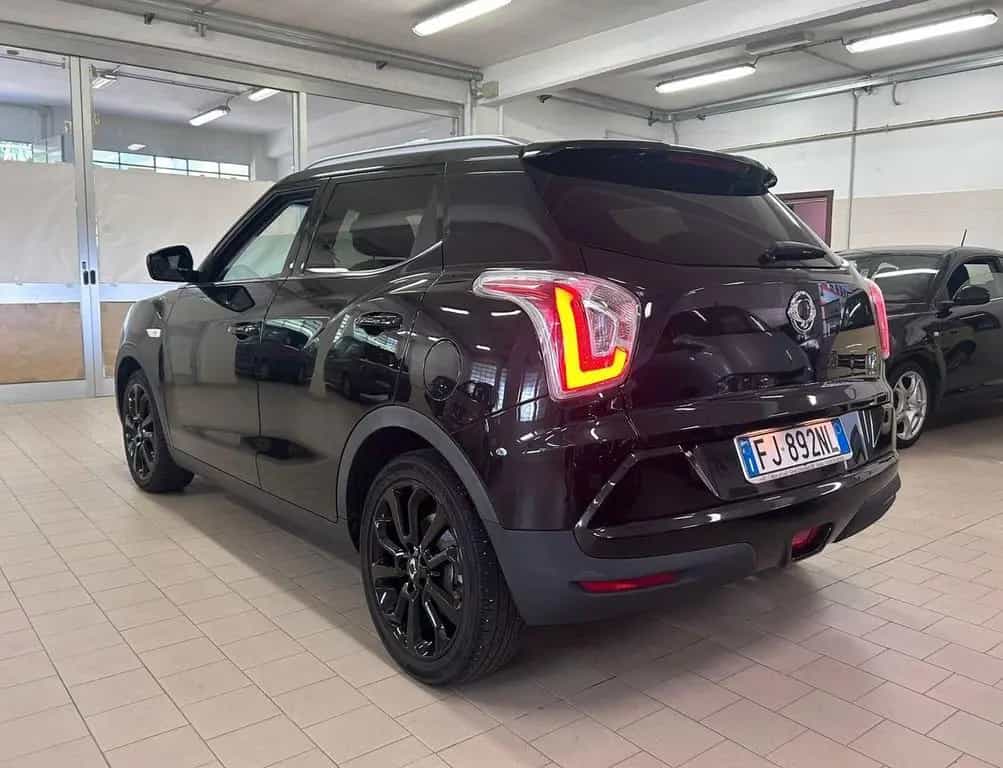 Ssangyong Tivoli 1.6d 2WD GO Be Hot Aebs 04/2017-photo-8