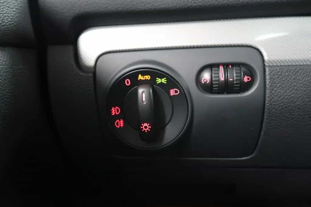 Volkswagen Golf VI Variant Match*Carplay*Shz*Pano*DSG*TÜV 10/2012-photo-23