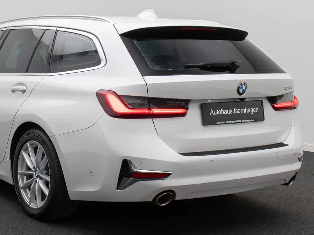 BMW 320 i Luxury Line Laser HUD Panorama Alarm AHK Hi 01/2020-photo-17