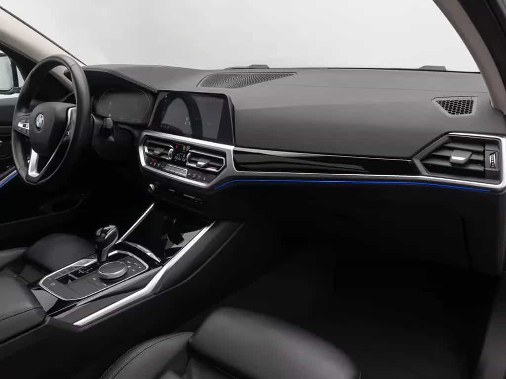BMW 320 i Luxury Line Laser HUD Panorama Alarm AHK Hi 01/2020-photo-25