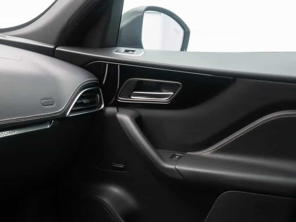Jaguar F-Pace 30d R-Sport Kamera DigitDisp Meridian 20" 06/2018-photo-32