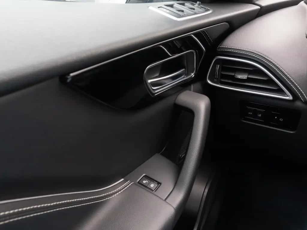 Jaguar F-Pace 30d R-Sport Kamera DigitDisp Meridian 20" 06/2018-photo-33