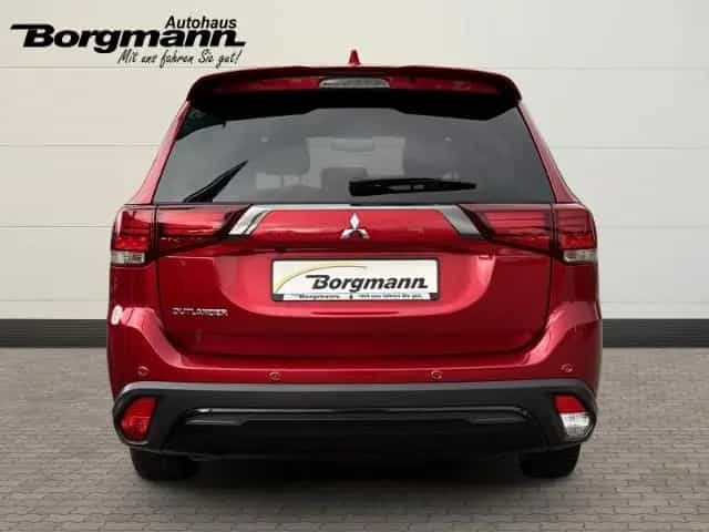 Mitsubishi Outlander Spirit+ 2WD - 7-Sitzer - 360 Grad Kame 11/2021-photo-4