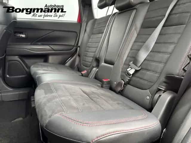 Mitsubishi Outlander Spirit+ 2WD - 7-Sitzer - 360 Grad Kame 11/2021-photo-9