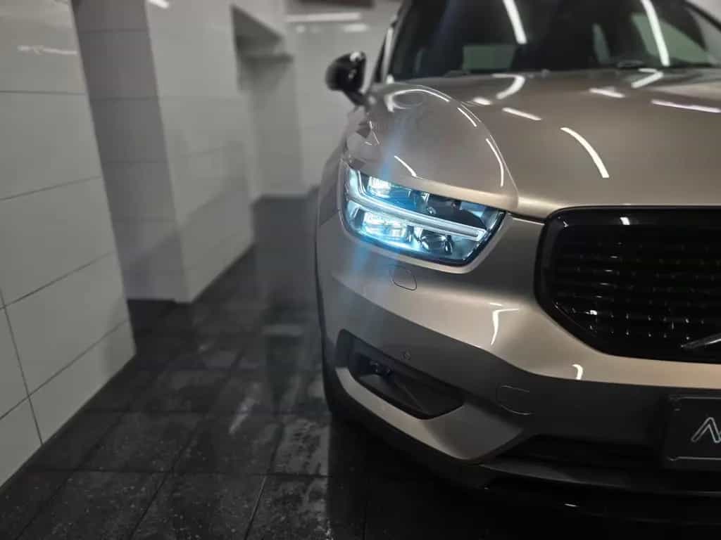 Volvo XC40 Geartronic R Design/ACC/Lane/Totwin./Navi 09/2021-photo-6
