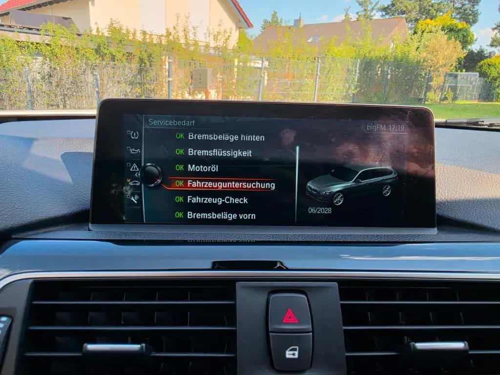 BMW 320 d xDrive Sport Line Pano Prof AHK A-LED HiFi 09/2016-photo-17