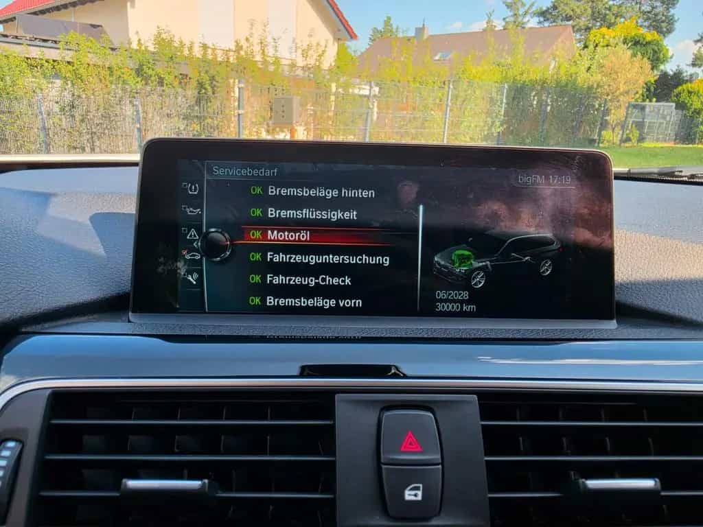 BMW 320 d xDrive Sport Line Pano Prof AHK A-LED HiFi 09/2016-photo-18
