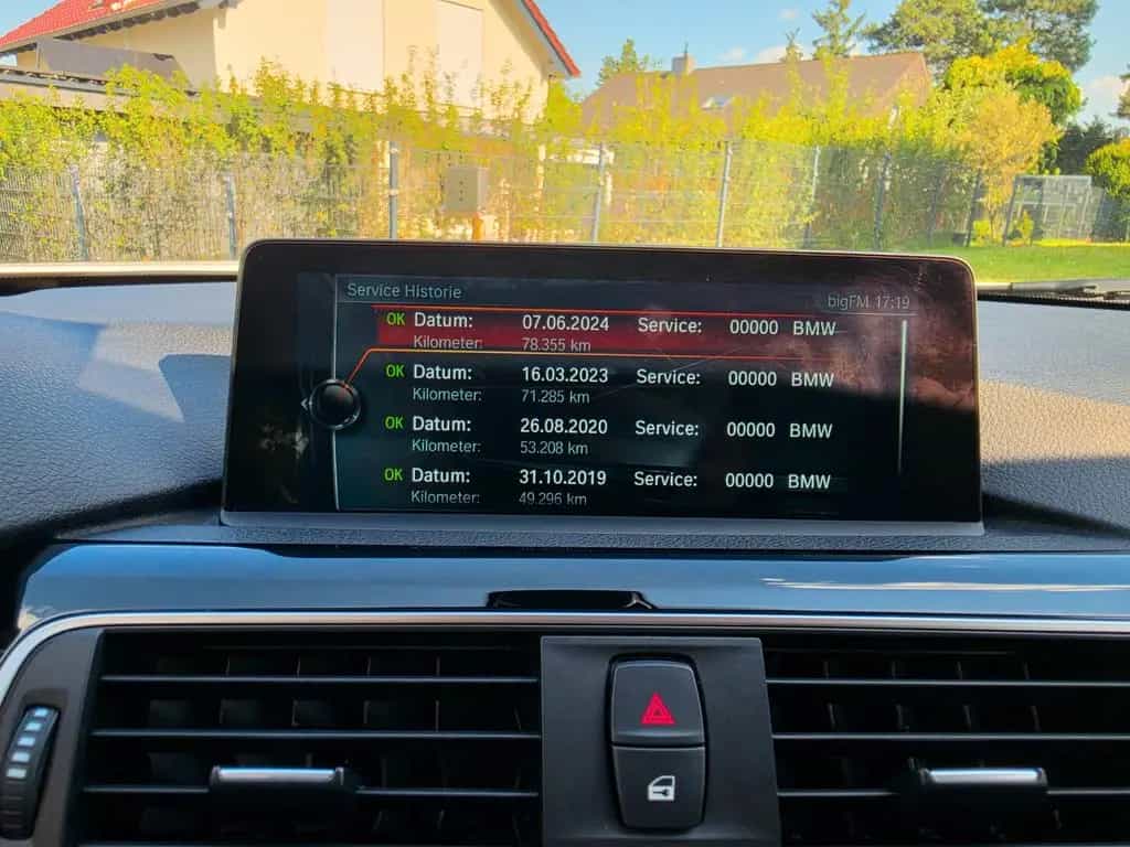 BMW 320 d xDrive Sport Line Pano Prof AHK A-LED HiFi 09/2016-photo-21