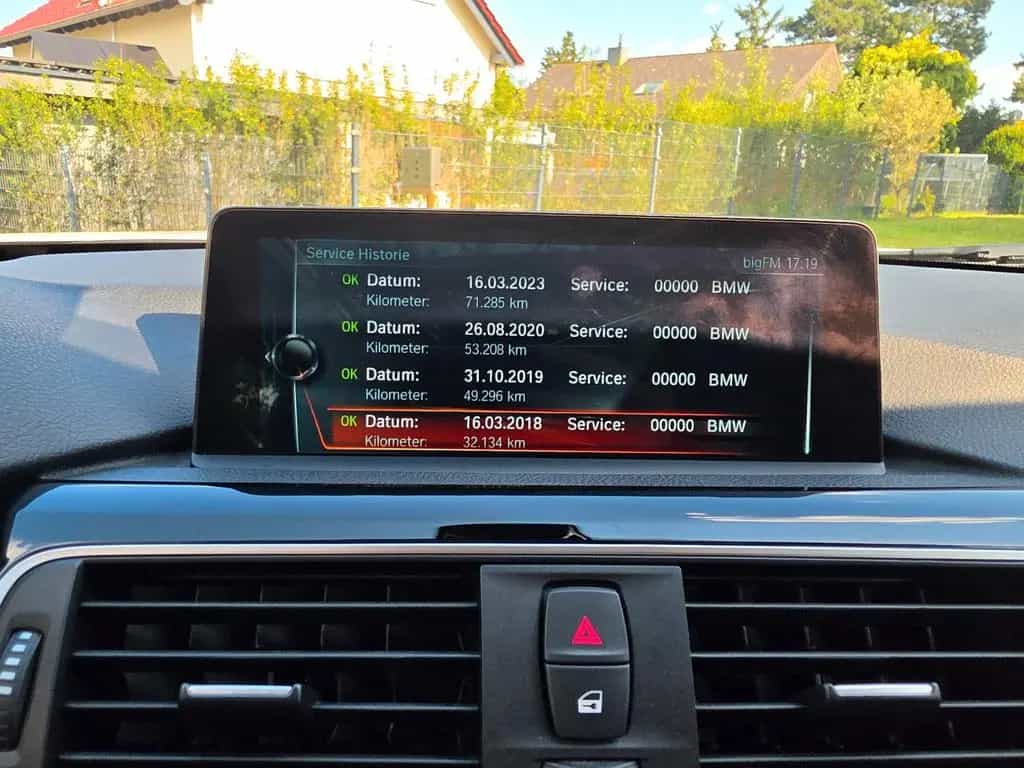 BMW 320 d xDrive Sport Line Pano Prof AHK A-LED HiFi 09/2016-photo-22