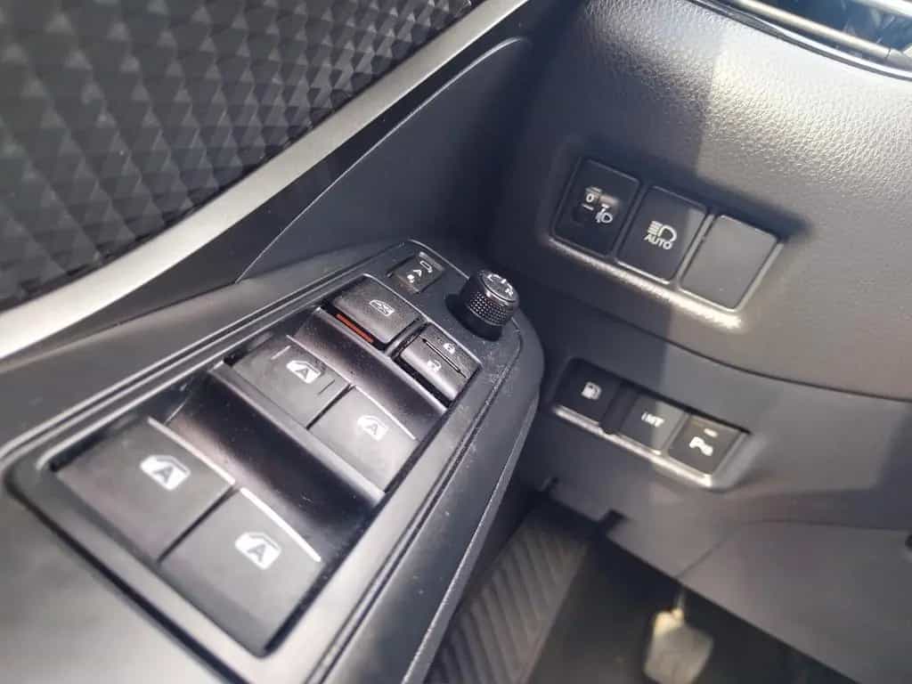 Toyota C-HR Flow+TÜV/NEU+GARANTIE+NAVI+ACC+CAM+SHZ+PDC 02/2018-photo-20