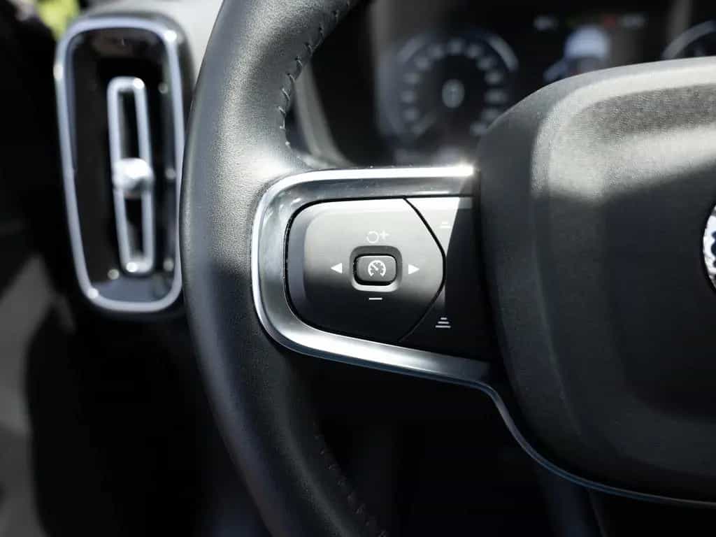 Volvo XC40 B4 Momentum Pro AWD LED W-LAN NAVI KAMERA 07/2021-photo-21