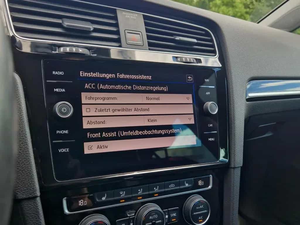Volkswagen Golf VII 1.5 TSI Highline, ACC, LED, Navi, Std.H 01/2018-photo-14