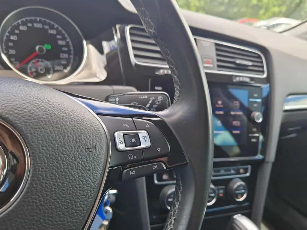 Volkswagen Golf VII 1.5 TSI Highline, ACC, LED, Navi, Std.H 01/2018-photo-9