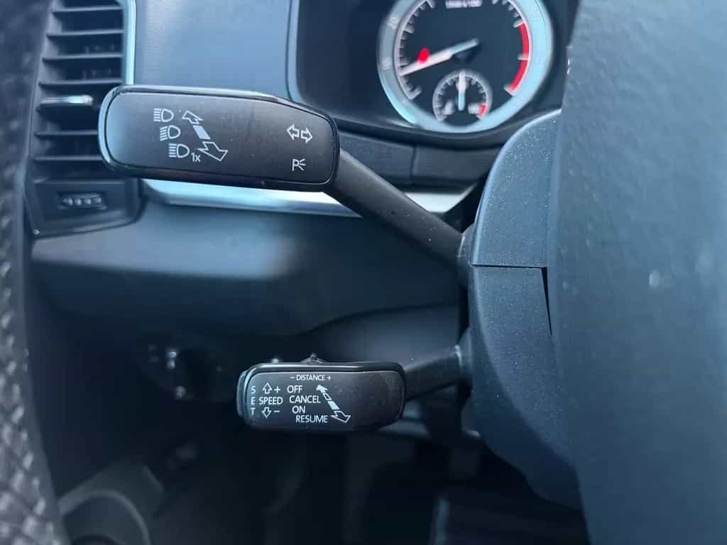 Skoda Karoq 1.5 16V TSI Automatik LED Navi ACC Kamera 06/2019-photo-17