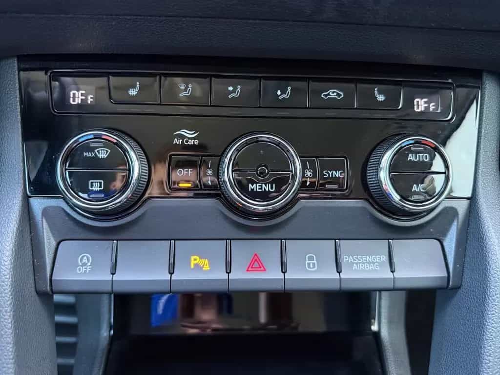 Skoda Karoq 1.5 16V TSI Automatik LED Navi ACC Kamera 06/2019-photo-23