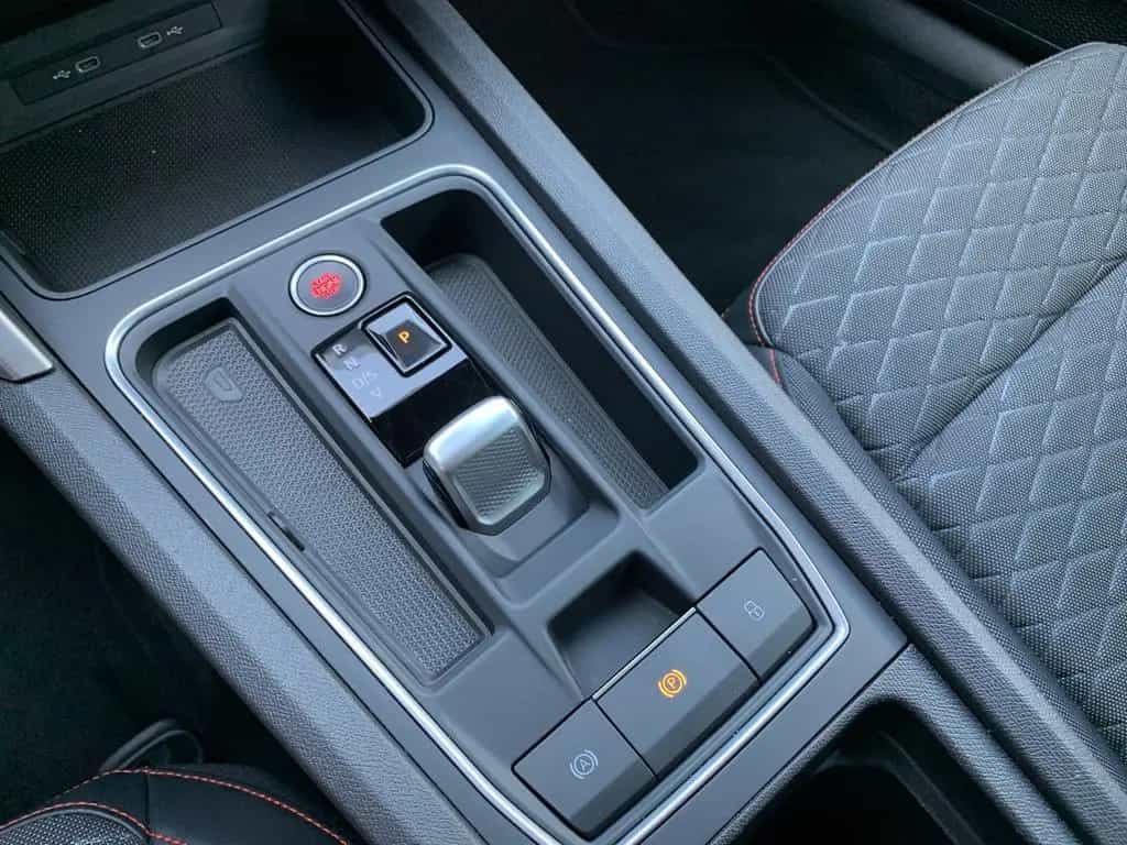 Seat Leon SPORTSTOURER FR 1.5 eTSI LED+KAMERA+AHK+SHZ 07/2022-photo-18