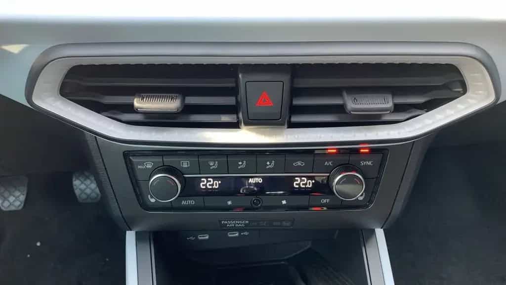 Seat Arona Style Edition 1.0 115 6-Gang +LED+PDC+ACC+ 04/2024-photo-17