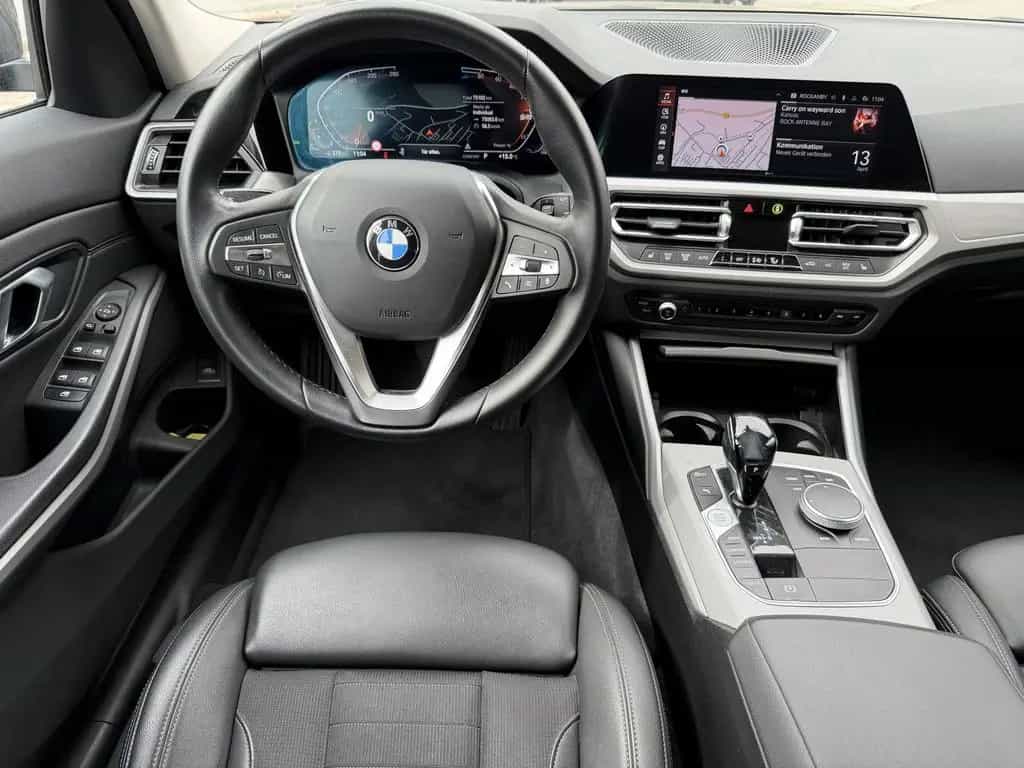 BMW 320 d xDrive Touring 03/2021-photo-6