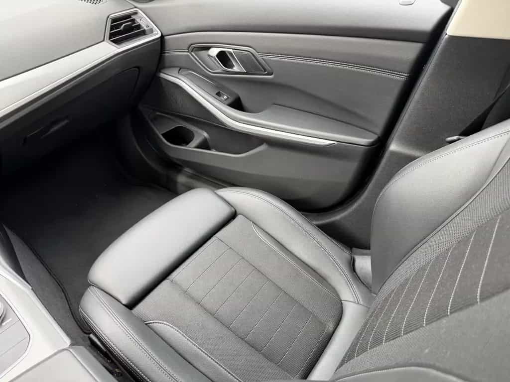 BMW 320 d xDrive Touring 03/2021-photo-8