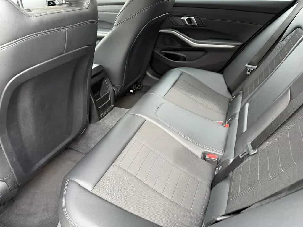 BMW 320 d xDrive Touring 03/2021-photo-9