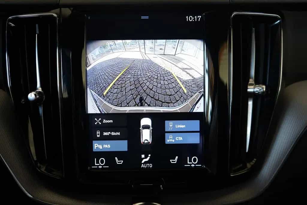 Volvo XC60 XC 60 T5 AWD R-Design Geartronic LED AHK 360° 05/2019-photo-17