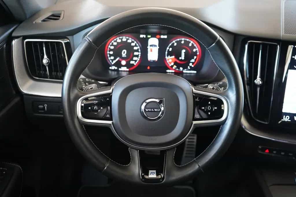 Volvo XC60 XC 60 T5 AWD R-Design Geartronic LED AHK 360° 05/2019-photo-19