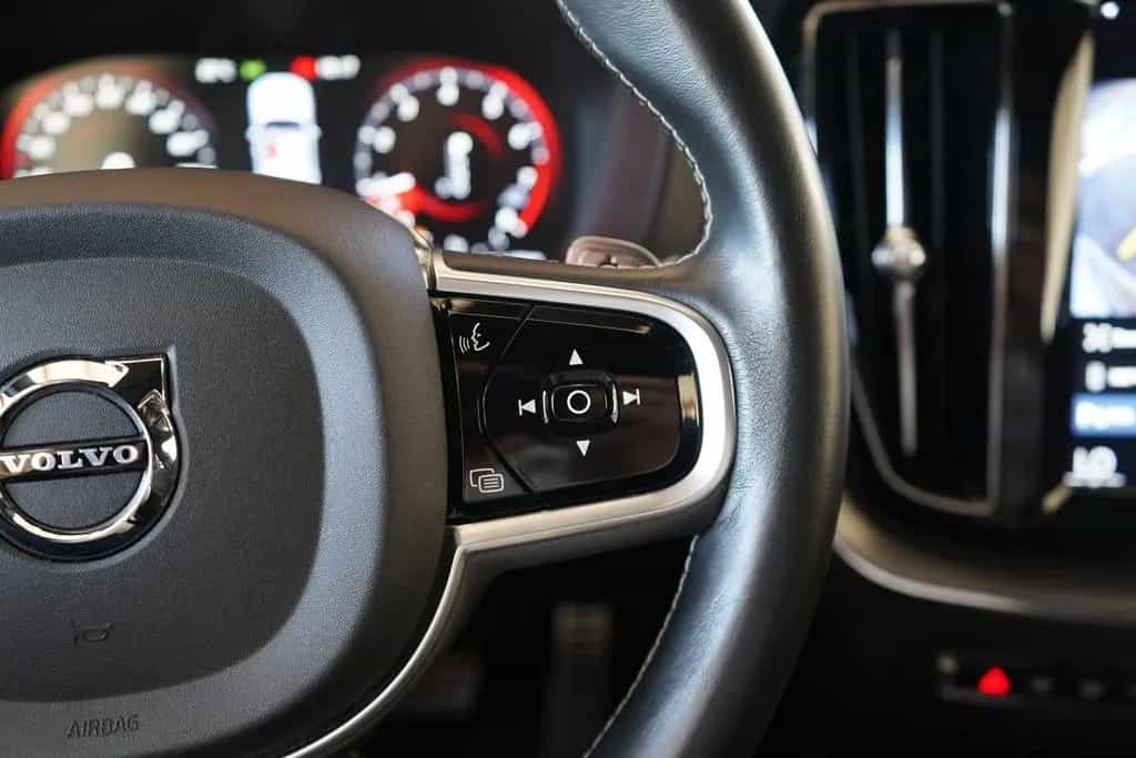 Volvo XC60 XC 60 T5 AWD R-Design Geartronic LED AHK 360° 05/2019-photo-20