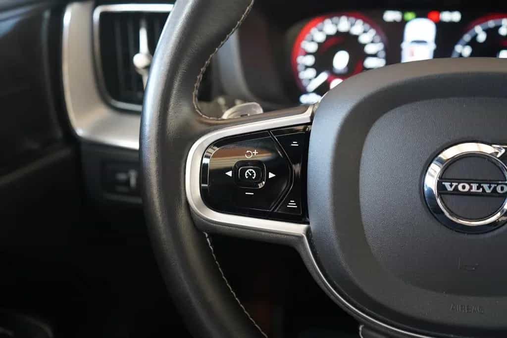 Volvo XC60 XC 60 T5 AWD R-Design Geartronic LED AHK 360° 05/2019-photo-21