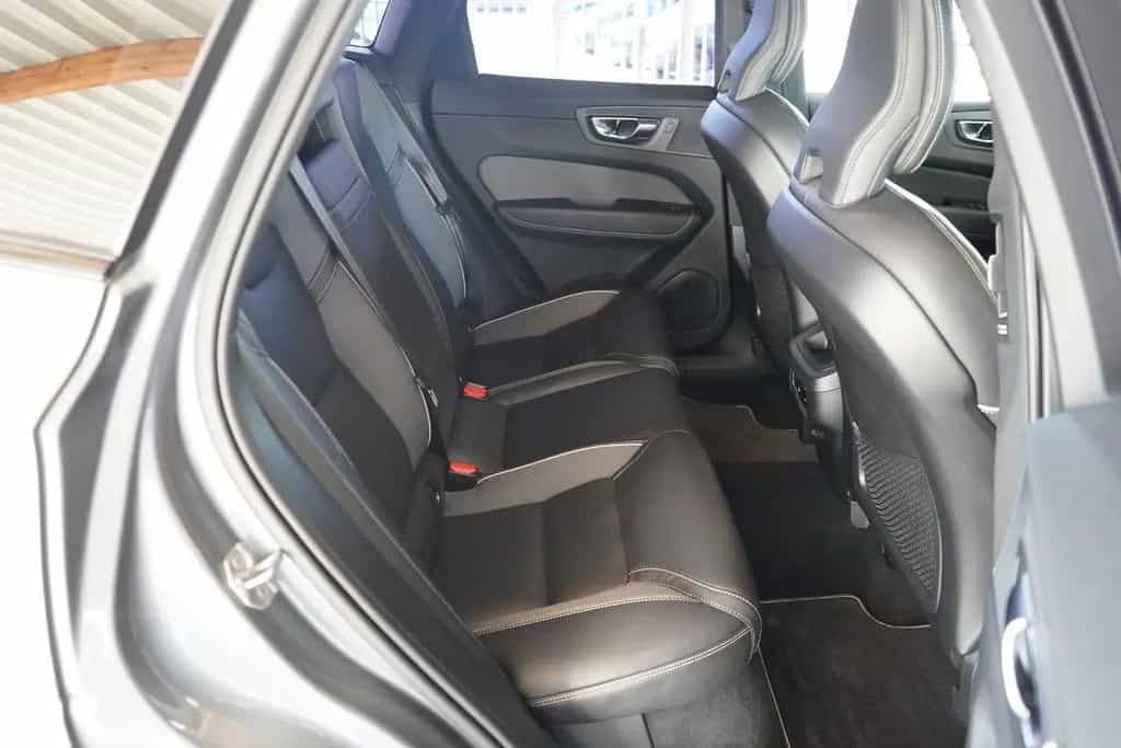 Volvo XC60 XC 60 T5 AWD R-Design Geartronic LED AHK 360° 05/2019-photo-29