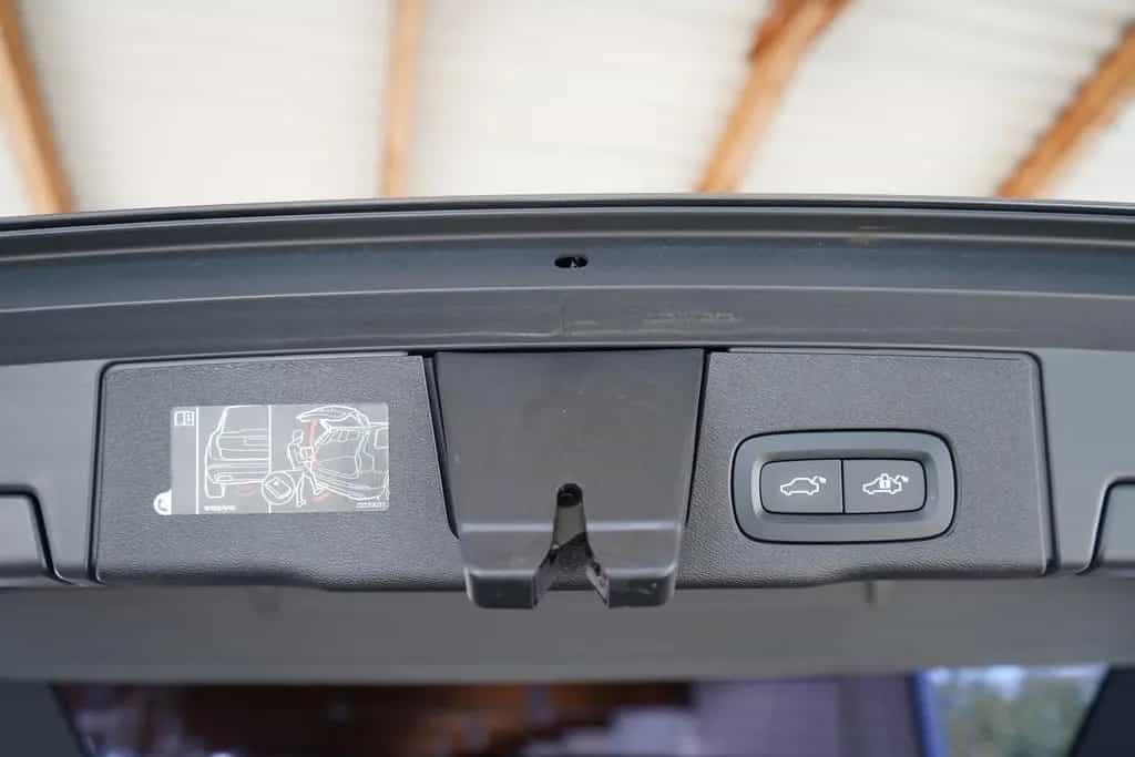 Volvo XC60 XC 60 T5 AWD R-Design Geartronic LED AHK 360° 05/2019-photo-31