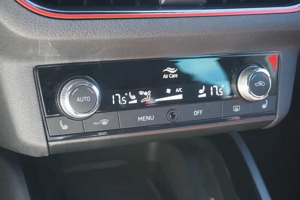 Skoda Scala 1.0 TSI Monte Carlo DSG LED Kamera DAB PDC 02/2023-photo-16