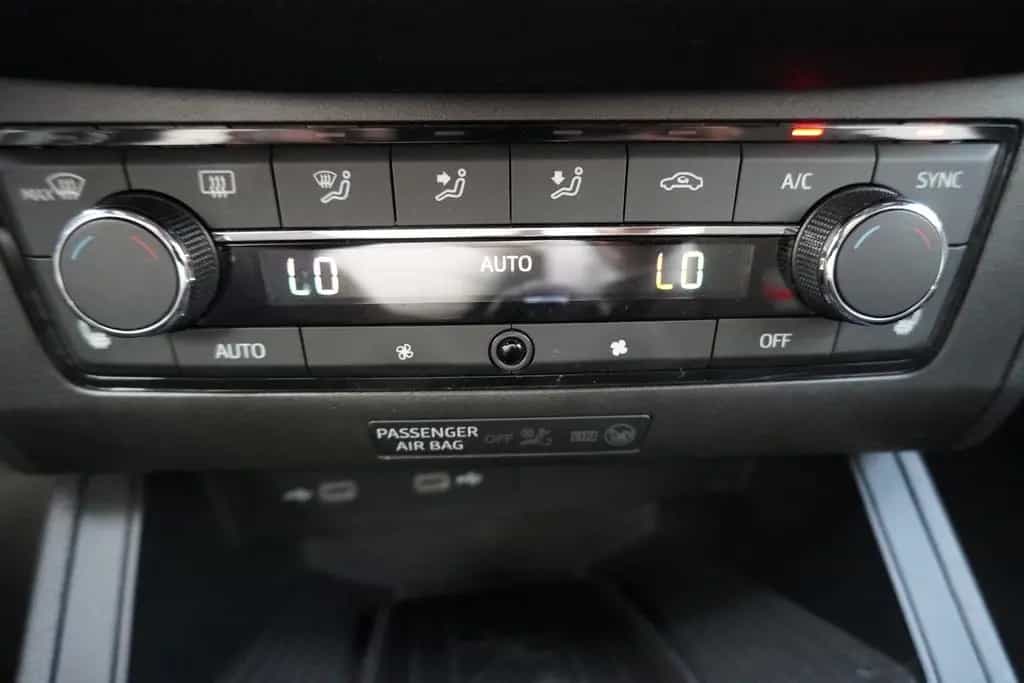 Seat Ibiza 1.0 TSI FR Beats DSG LED Navi ACC Kamera 07/2021-photo-24