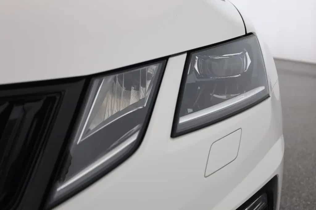Skoda Octavia Combi 2.0 TSI DSG RS 245 LED Panorama 01/2020-photo-29