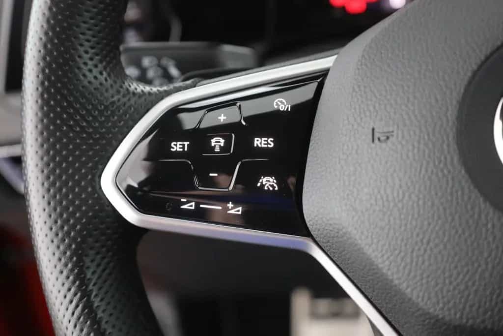 Volkswagen Golf VIII 2.0 TSI DSG GTI LED Navi Sitzheizung 03/2022-photo-14