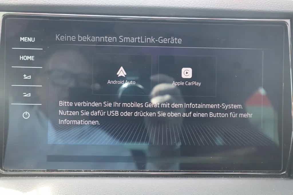 Skoda Karoq 1.5 TSI Sportline DSG LED Navi ACC Kamera 08/2024-photo-17