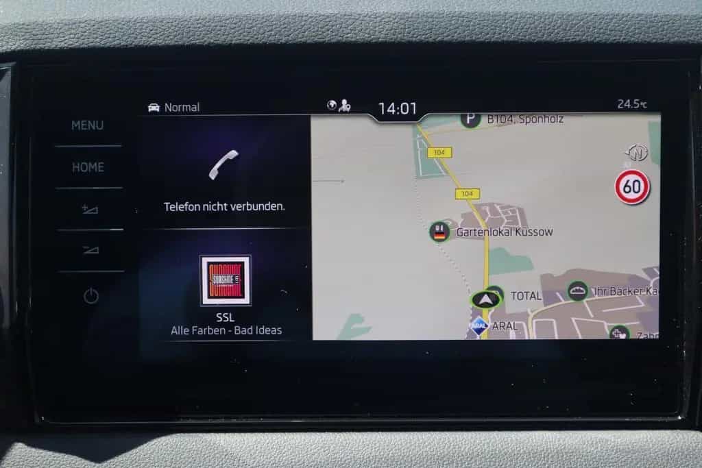 Skoda Karoq 1.5 TSI Sportline DSG LED Navi ACC Kamera 08/2024-photo-18