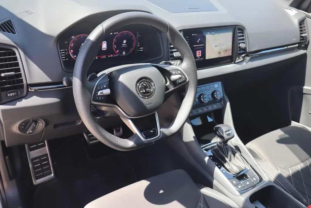 Skoda Karoq 1.5 TSI Sportline DSG LED Navi ACC Kamera 08/2024-photo-7