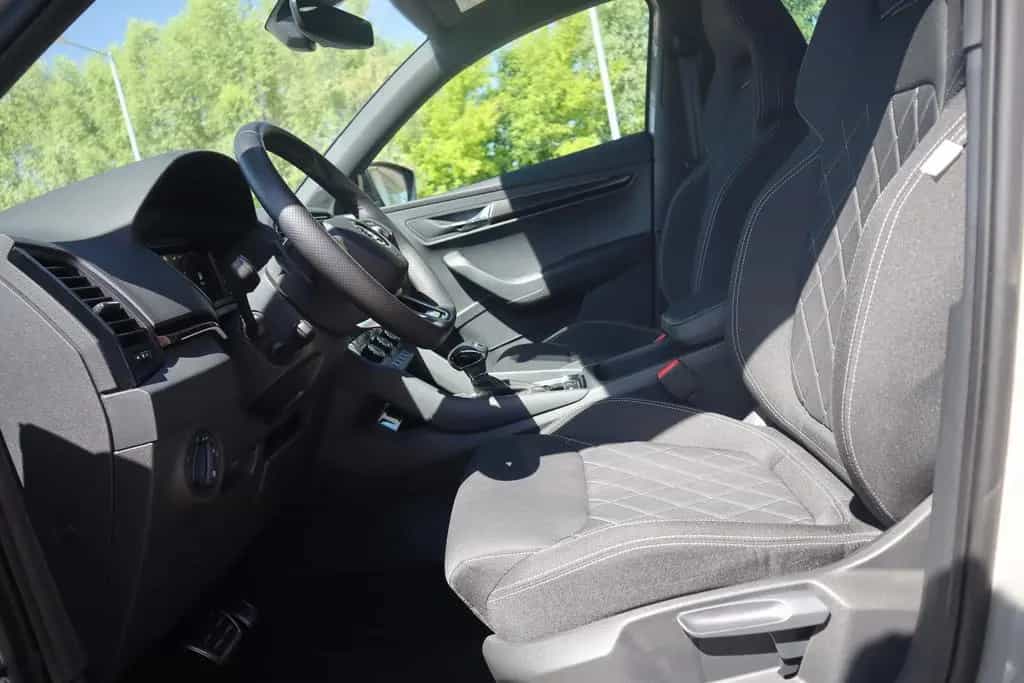 Skoda Karoq 1.5 TSI Sportline DSG LED Navi ACC Kamera 08/2024-photo-8