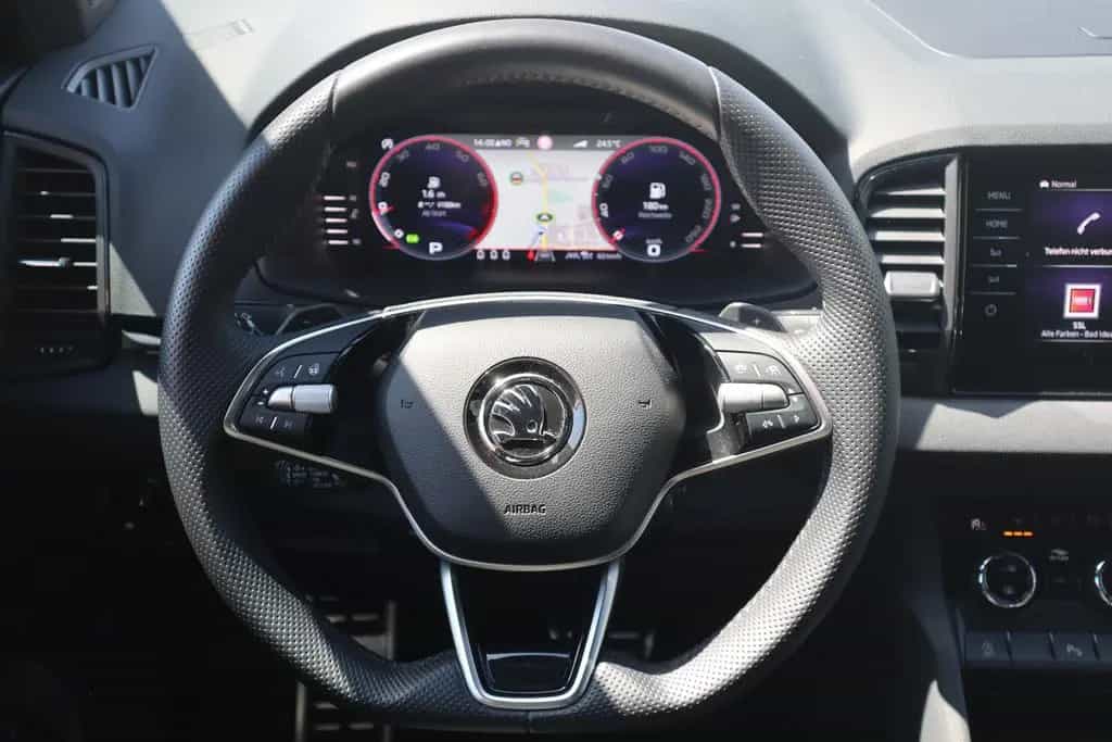 Skoda Karoq 1.5 TSI Sportline DSG LED Navi ACC Kamera 08/2024-photo-9