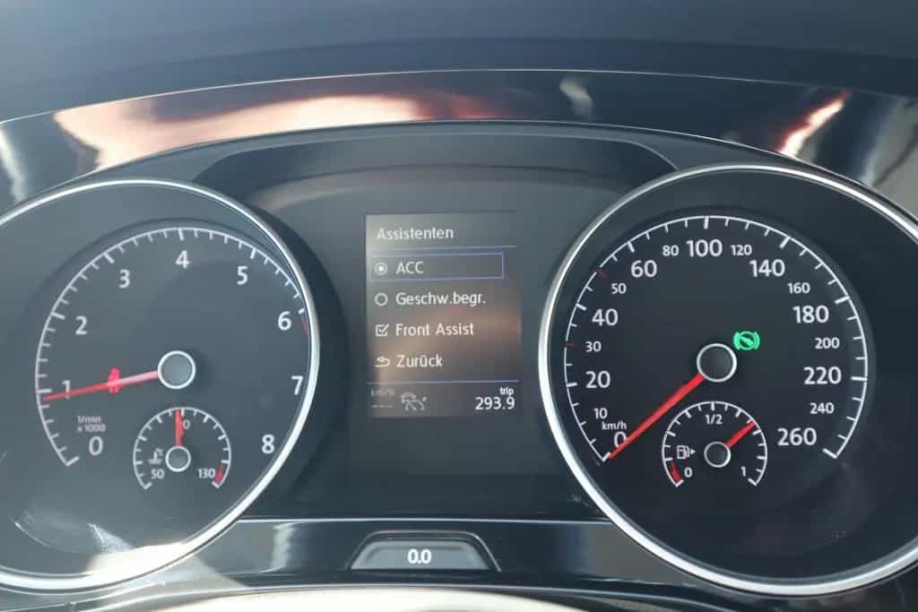 Volkswagen Touran 1.5 TSI LED Navi Sitzheizung ACC 12/2020-photo-12