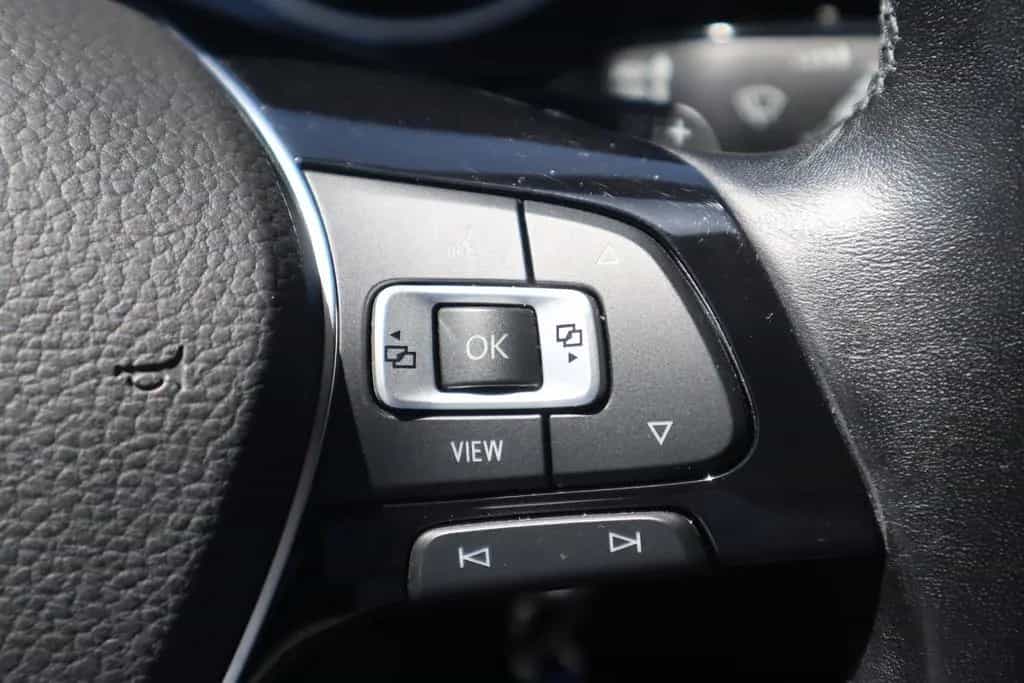 Volkswagen Touran 1.5 TSI LED Navi Sitzheizung ACC 12/2020-photo-22