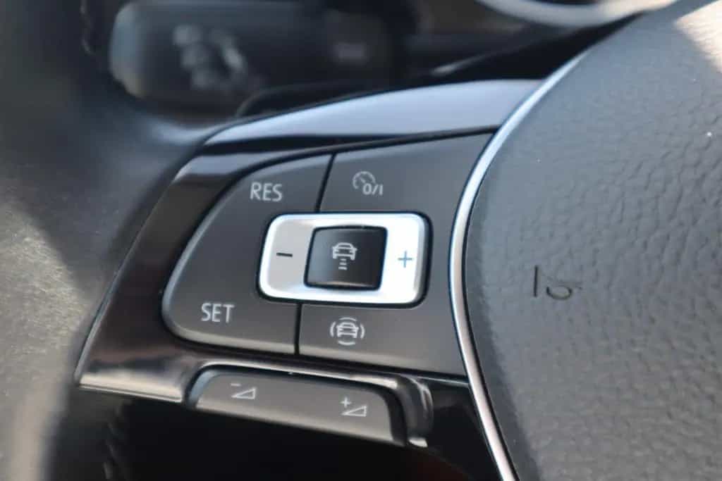 Volkswagen Touran 1.5 TSI LED Navi Sitzheizung ACC 12/2020-photo-23
