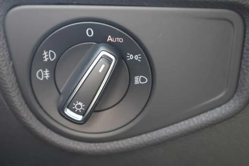 Volkswagen Touran 1.5 TSI LED Navi Sitzheizung ACC 12/2020-photo-27