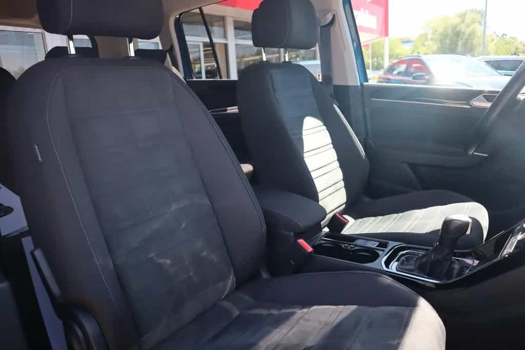 Volkswagen Touran 1.5 TSI LED Navi Sitzheizung ACC 12/2020-photo-30