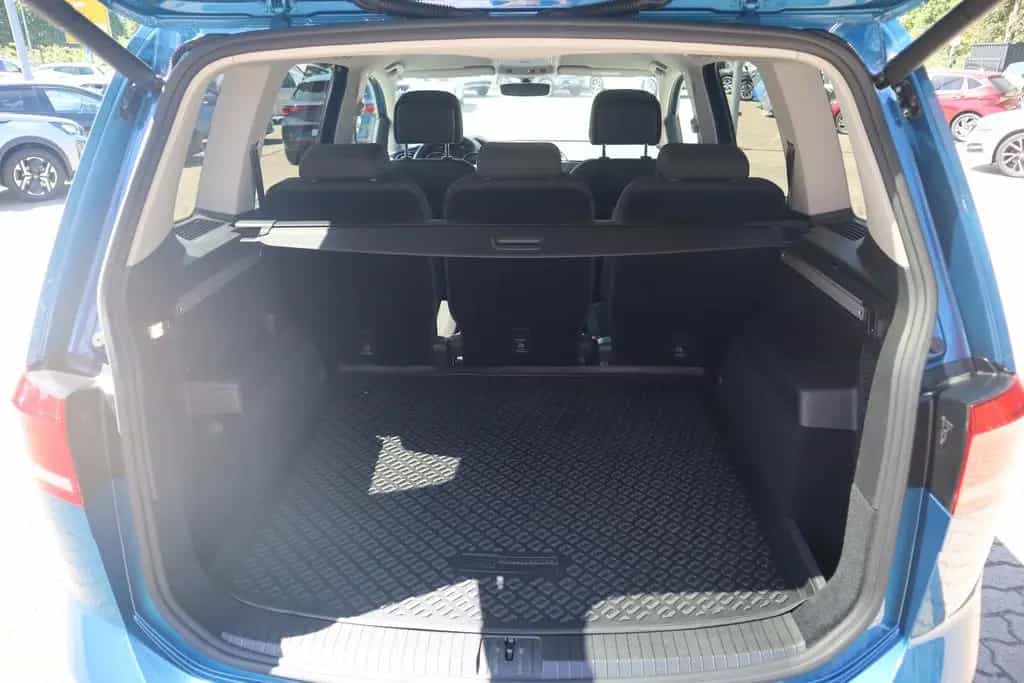 Volkswagen Touran 1.5 TSI LED Navi Sitzheizung ACC 12/2020-photo-35