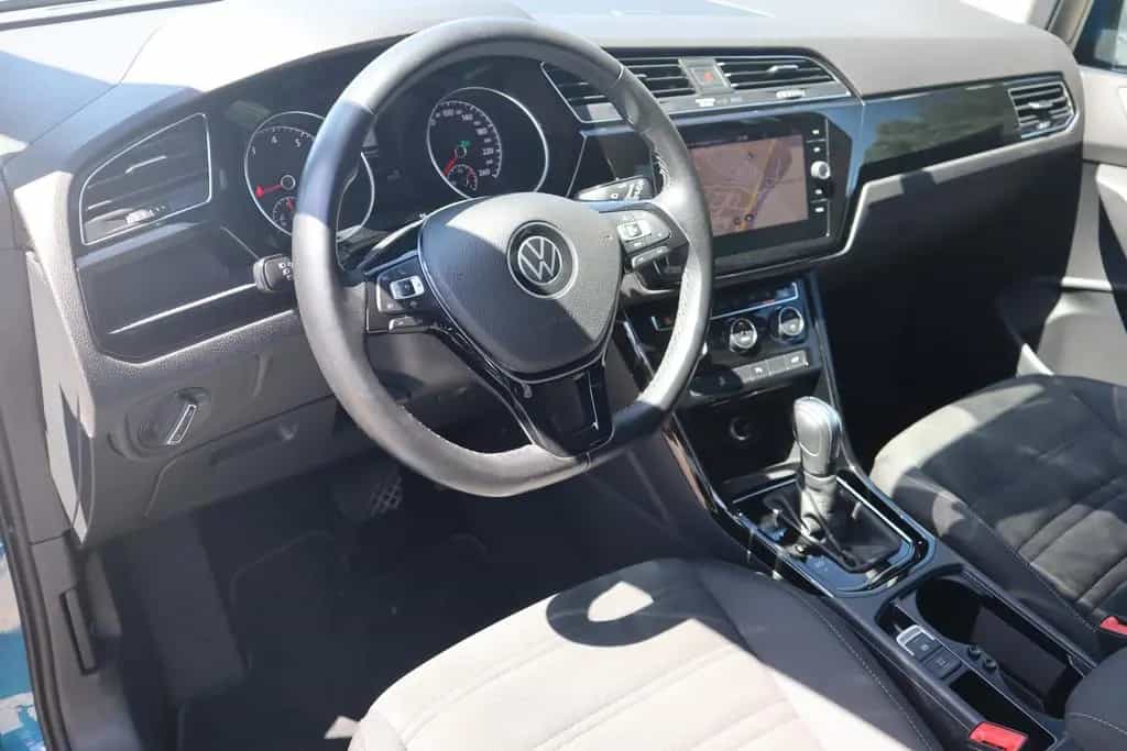 Volkswagen Touran 1.5 TSI LED Navi Sitzheizung ACC 12/2020-photo-8