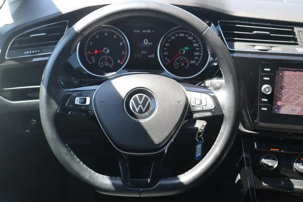 Volkswagen Touran 1.5 TSI LED Navi Sitzheizung ACC 12/2020-photo-9