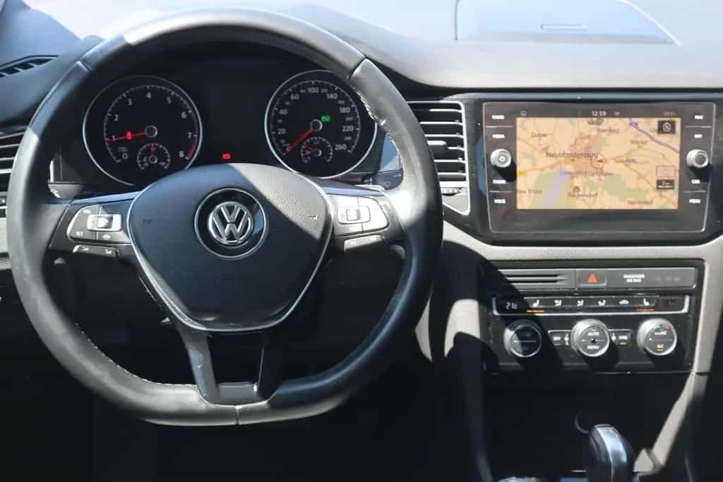Volkswagen Golf Sportsvan VII 1.5 TSI LED ACC AHK Navi PDC 03/2019-photo-10