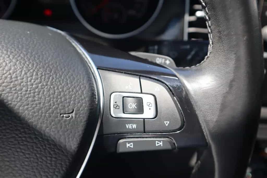 Volkswagen Golf Sportsvan VII 1.5 TSI LED ACC AHK Navi PDC 03/2019-photo-21