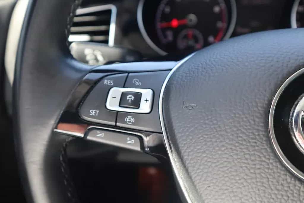 Volkswagen Golf Sportsvan VII 1.5 TSI LED ACC AHK Navi PDC 03/2019-photo-22